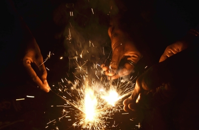 One Killed As Fireworks During Brs Meeting Triggers Fire, Blast One Killed As Fireworks During Brs Meeting Triggers Fire, Blast-TeluguStop.com