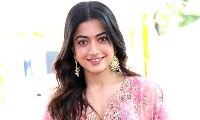  Rashmika Mandhana Comments About Her First Movie Offer Details, Rashmika,prank C-TeluguStop.com