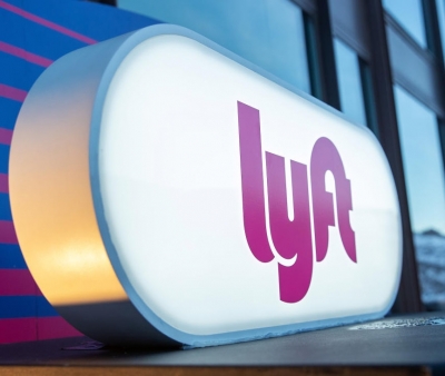  Ride-hailing Platform Lyft Lays Off 1,072 Employees-TeluguStop.com