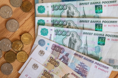  Russian Rouble Falls To Its Lowest Value For A Year-TeluguStop.com