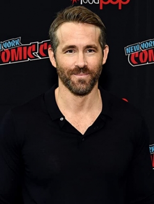  Ryan Reynolds Buys A $1.8 Million Home In Welsh Village-TeluguStop.com