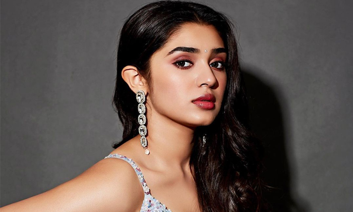  Stat Heroine Krithi Shetty Wearing Bikini Details, Krithi Shetty, Krithi Shetty-TeluguStop.com