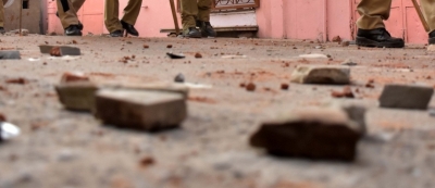  Tension In Mp's Khandwa, 3 Injured In Stone Pelting-TeluguStop.com