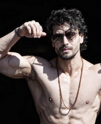  Tiger Shroff Reveals Why He Hates 'competing' With Himself-TeluguStop.com