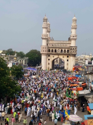  Traffic Curbs Around Charminar For Jummat-ul-vida Prayers-TeluguStop.com