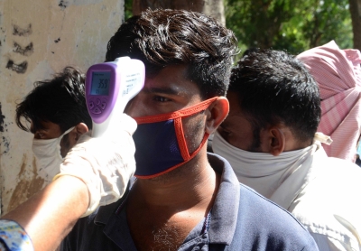 Up Records Slight Fall In Covid Cases Up Records Slight Fall In Covid Cases-TeluguStop.com