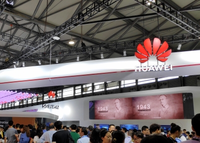  Us Imposes $300m Penalty Over Hard Disk Drive Exports To Huawei-TeluguStop.com