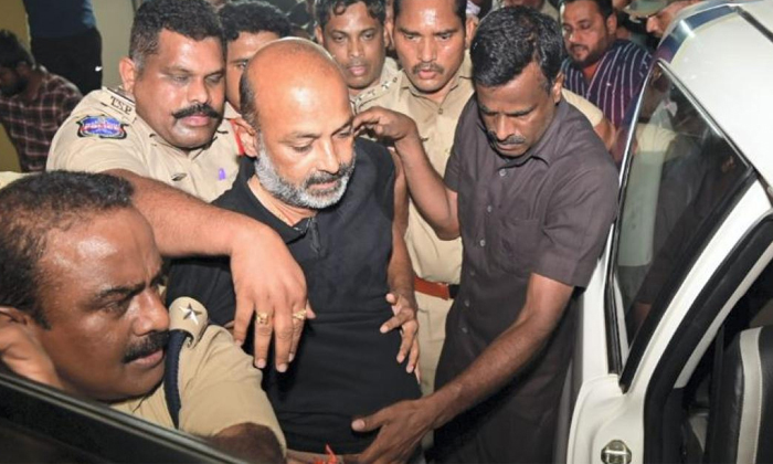 Where Is Bandi Sanjay Mobile Phone Details, Bandi Sanjay, Bjp, Bandi Sanjay Phon Where Is Bandi Sanjay Mobile Phone Details, Bandi Sanjay, Bjp, Bandi Sanjay Phon-TeluguStop.com