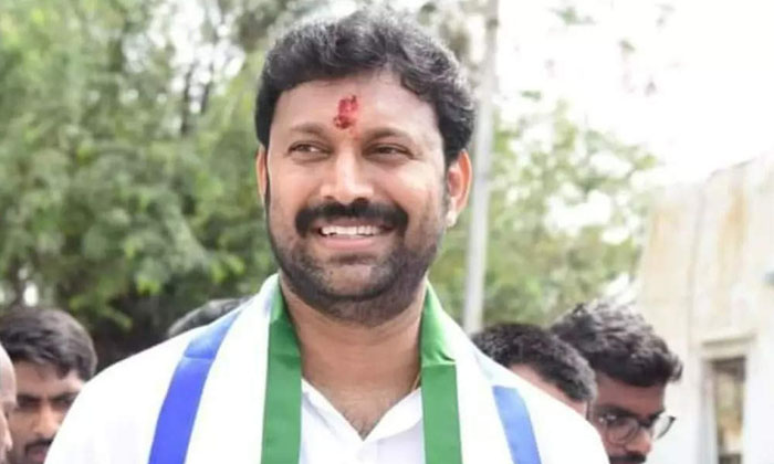  Ap Cm Ys Jagan Mohan Reddy Meeting With Ysrcp Leaders Due To Avinash Reddy Arres-TeluguStop.com