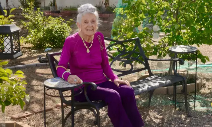  102 Year Old Doctor Sharing Tips For Living Healthy Details, 102 Year Old Doctor-TeluguStop.com