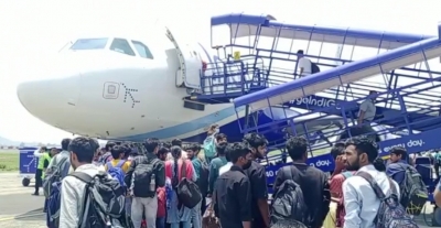  214 Telugu Students Reach Hyderabad By Special Flight From Manipur-TeluguStop.com