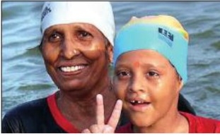  6-year-old Up Girl Swims Across Yamuna In 11 Minutes-TeluguStop.com