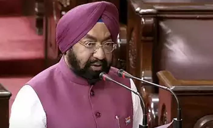  Aap Mp Vikramjit Singh Sahney Assurance For Bring Back Stranded Punjabi Girls Fr-TeluguStop.com