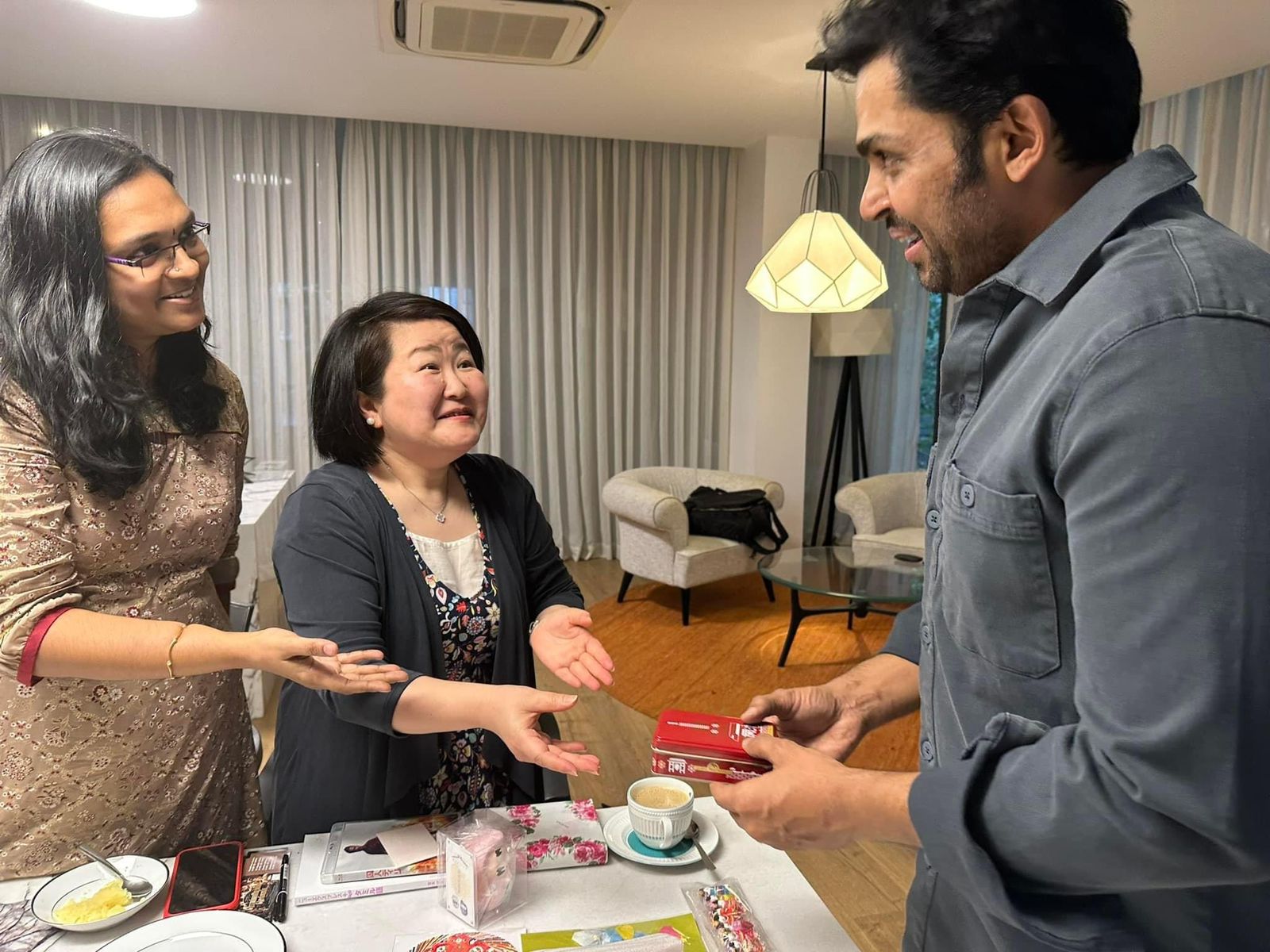  Actor Karthi Surprises Japanese Fans Of ‘ponniyin Selvan 2’-TeluguStop.com