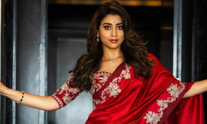 Telugu Actressshriya, Bollywood, Paparao, Music School, Musicschool, Shriya-Movi