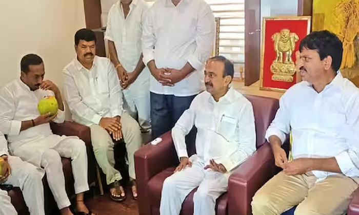 Congress Failed.. Bjp Succeeded , Congress , Bjp , Ts Politics , Brs Party , Et Congress Failed.. Bjp Succeeded , Congress , Bjp , Ts Politics , Brs Party , Et-TeluguStop.com