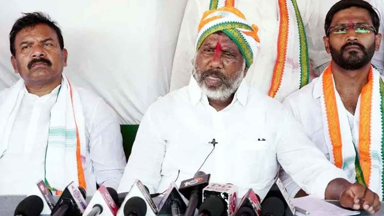  Brs Govt Failed To Provide Water, Jobs : Congress-TeluguStop.com