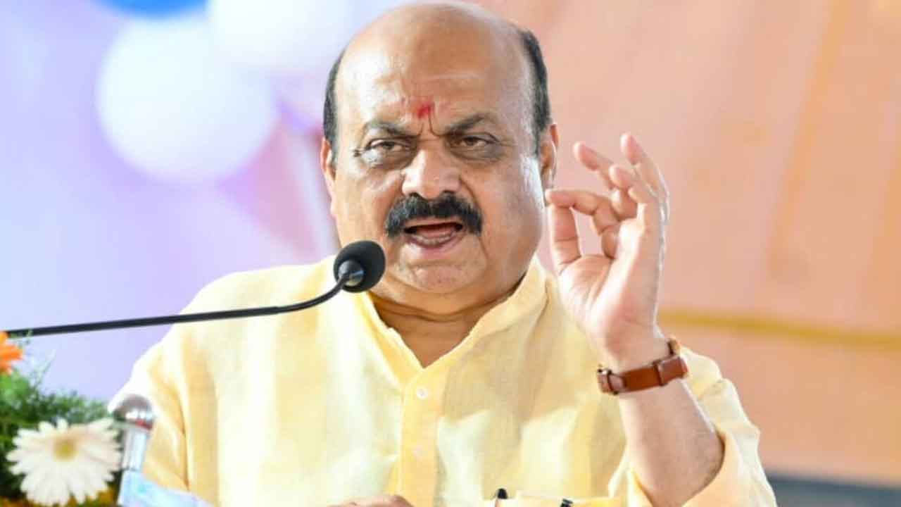  Karanataka Elections : ‘congress Doesn’t Trust Its Mlas,’ Says Cm-TeluguStop.com