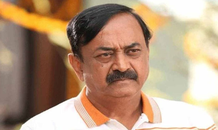  C.v.l. Narasimha Rao Shocking Comments Goes Viral In Social Media Details Here-TeluguStop.com