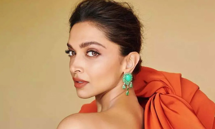  Bollywood Actress Deepika Padukone About Secret Of Happy Married Life,prabhas,pr-TeluguStop.com