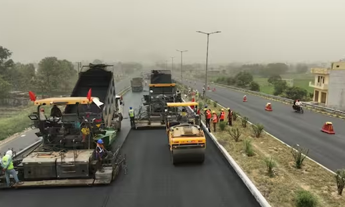  India Created A World Record By Building 100 Km Road In 100 Hours, India , Late-TeluguStop.com