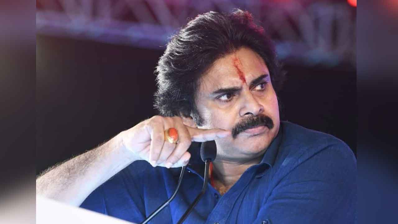  Janasena Leader Goes Against Pawan Kalyan!-TeluguStop.com