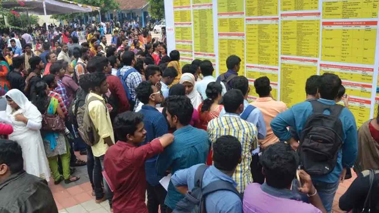  Telangana : Brs Mla Vivekanand Organises Job Mela For Youth-TeluguStop.com