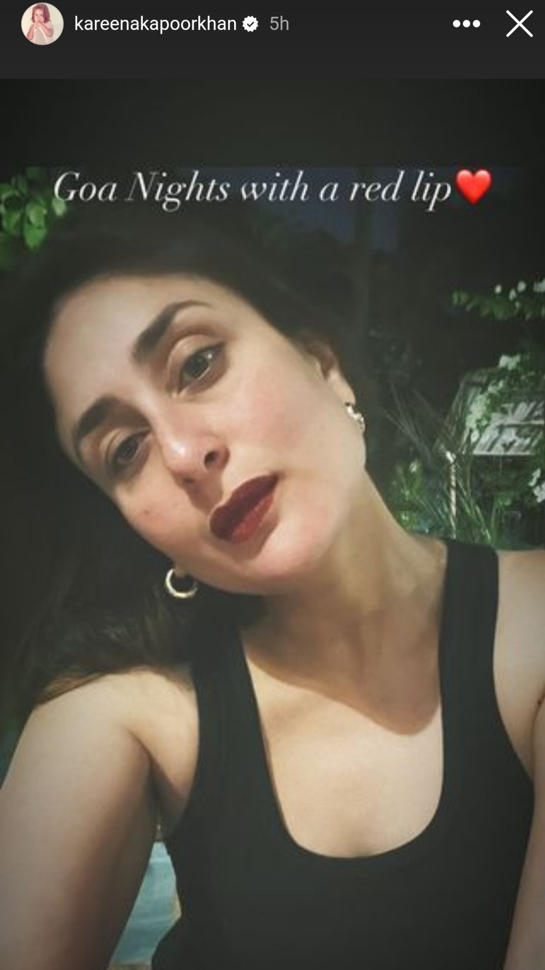  Kareena Kapoor Khan Rocks Red Lip Look In Goa During ‘the Crew’ Shoo-TeluguStop.com