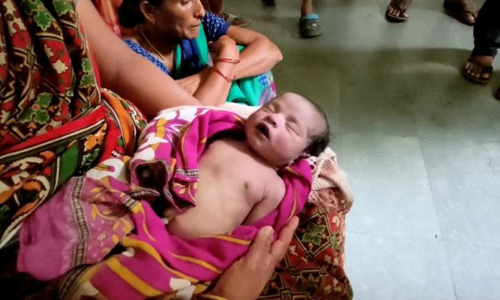  Atrocity In Kodada Government Hospital..,kodada , Government Hospital , Baby , G-TeluguStop.com