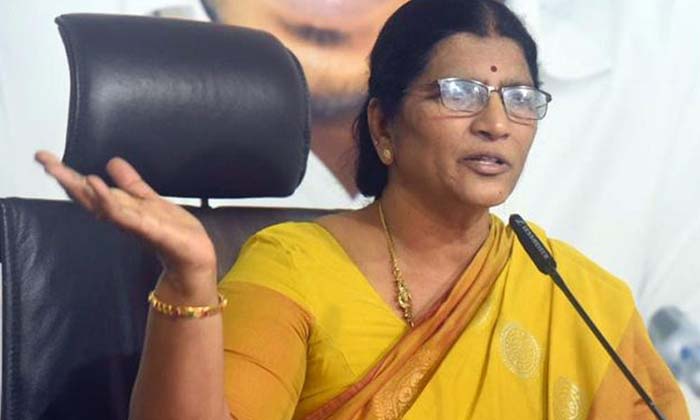  Lakshmi Parvati Criticizes Chandrababu-TeluguStop.com