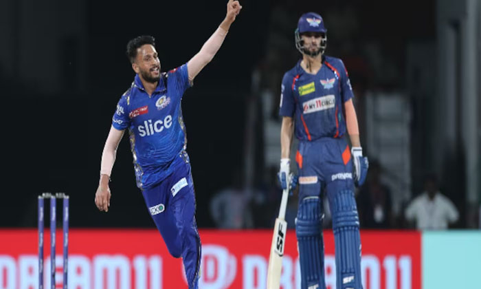  Mumbai Indians More Close To Ipl Title, Mumbai Indians  ,  Rohit Sharma, Akash M-TeluguStop.com