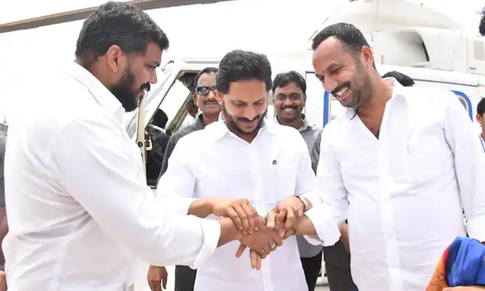  Nellore Politics Is Troubling Ycp Details, Anil Kumar Yadav, Ap Politics, Ycp, R-TeluguStop.com