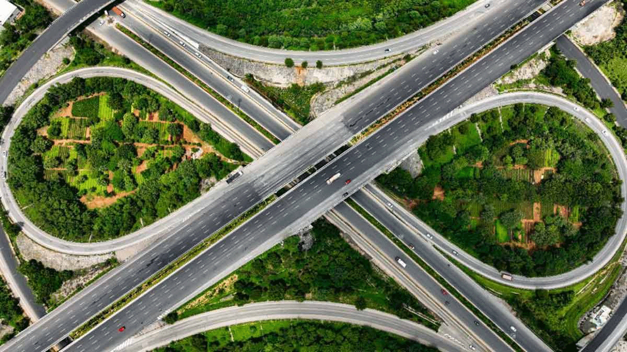  Hyderabad Orr Bid Row : Brs Faults Union Minister Kishan Reddy-TeluguStop.com