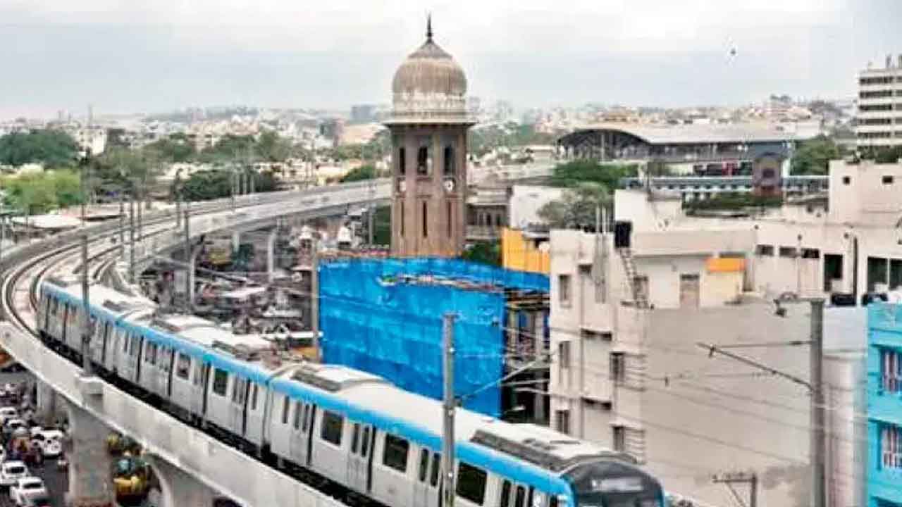  Uncertainty Over Old City Metro Project, While Hyderabad Airport Line Moves Ahea-TeluguStop.com