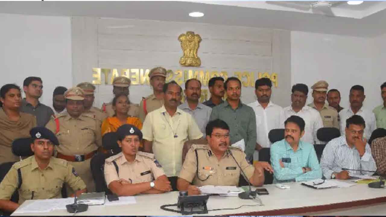  Telangana Police Arrest 18 Including Doctors For Illegal Sex-determination And A-TeluguStop.com