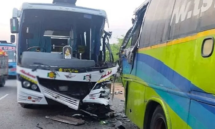  Pushpa 2 Movie Artists Bus Accident.. Pushpa 2, Bus Accident, Tollywood, Hyd-TeluguStop.com