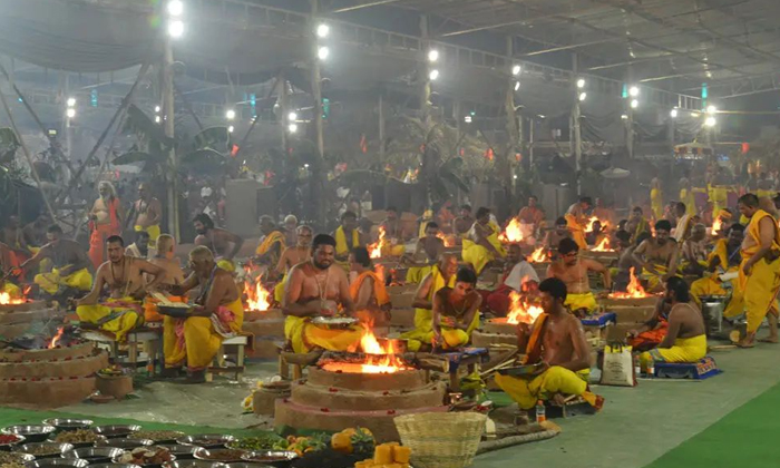  Rtc Buses Arranged For Devotees For Maha Purnahuti Program Started In Vijayawada-TeluguStop.com