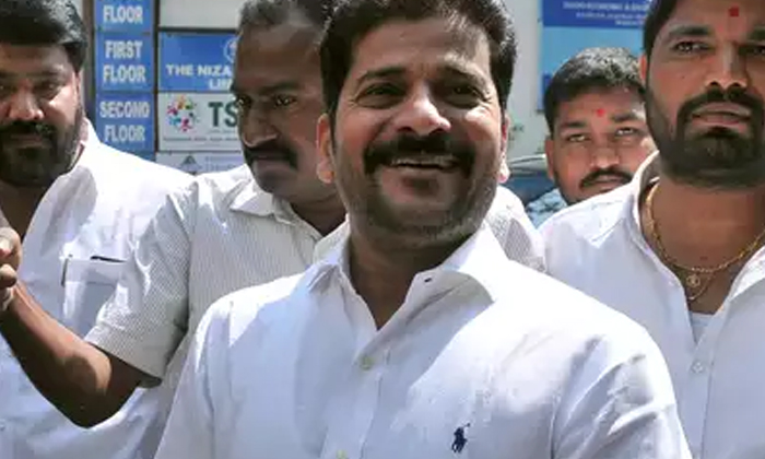  Revanth Is Using Sentiment In The Hope Of Getting Together!, Revanth Reddy, Tela-TeluguStop.com