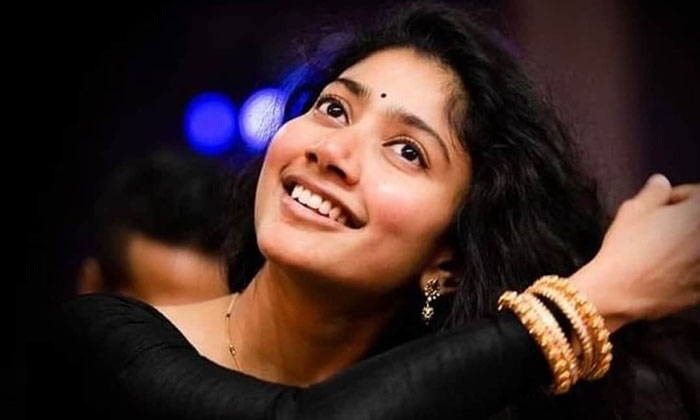  Sai Pallavi Doesn't Like Wearing Makeup Details,sai Pallavi ,kollywood,movie Pre-TeluguStop.com