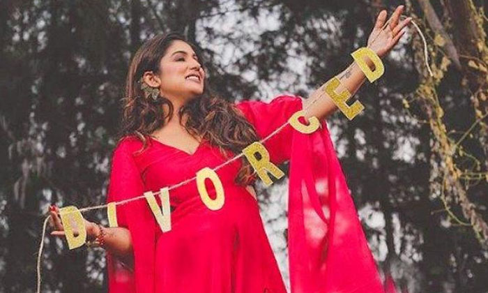 Telugu Divorce, Kollywood, Shalini, Tamilactress-Movie