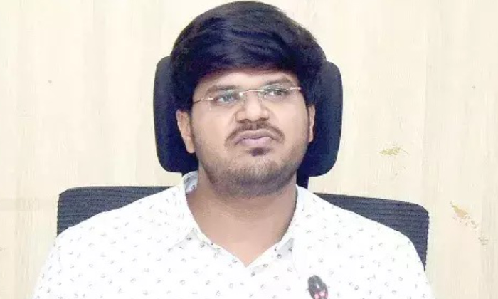  Minorities National Commission Member Syed Shahezadi Shokaz Notices To Khammam C-TeluguStop.com