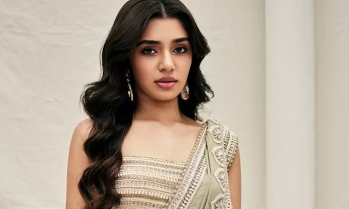 Telugu Kriti Shetty, Photoshoot, Tollywood-Movie Telugu Kriti Shetty, Photoshoot, Tollywood-Movie