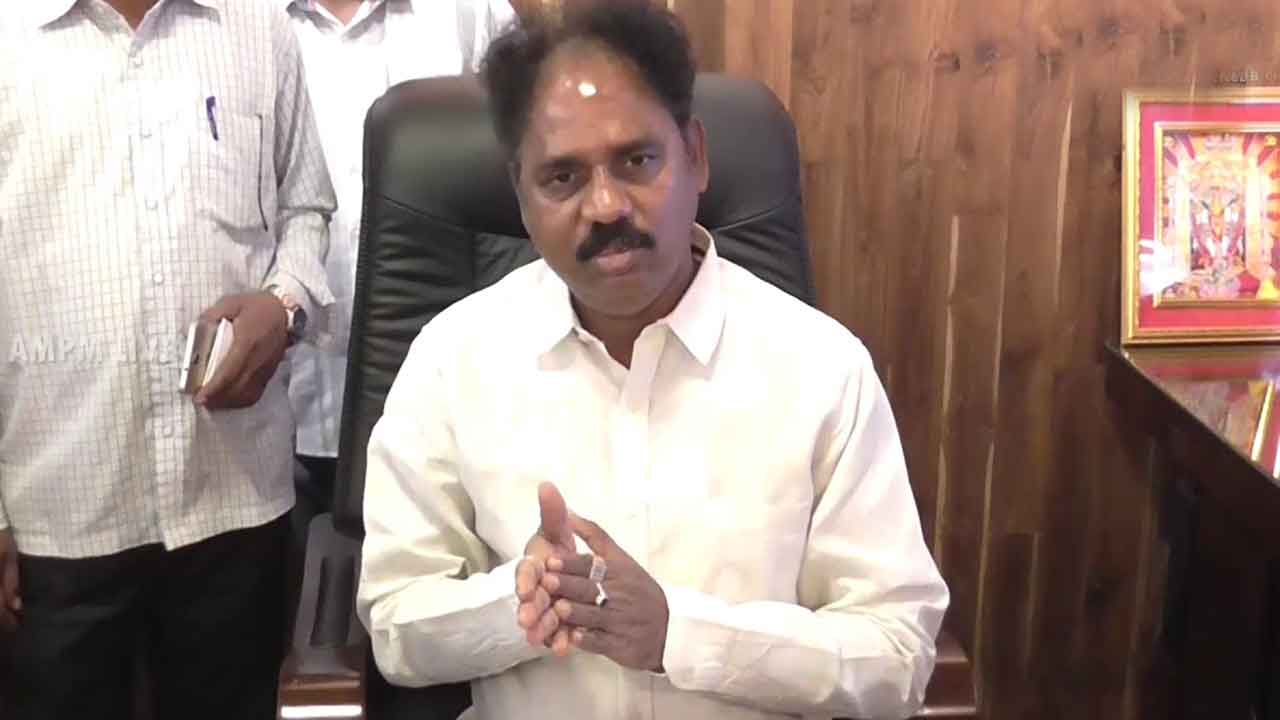  Bjp Files Charge Sheet Against Visakhapatnam Mla Vasupalli Ganesh-TeluguStop.com