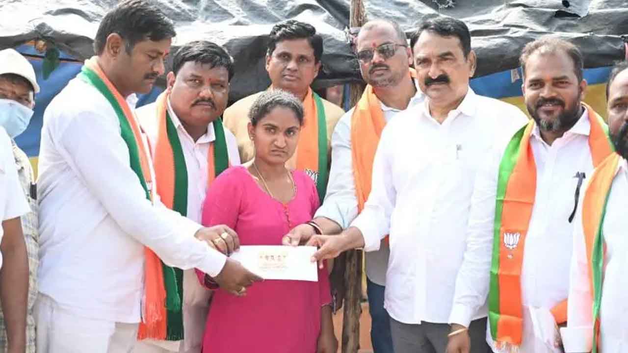  Gwmc Public Facing Hardships After Rain : Bjp-TeluguStop.com