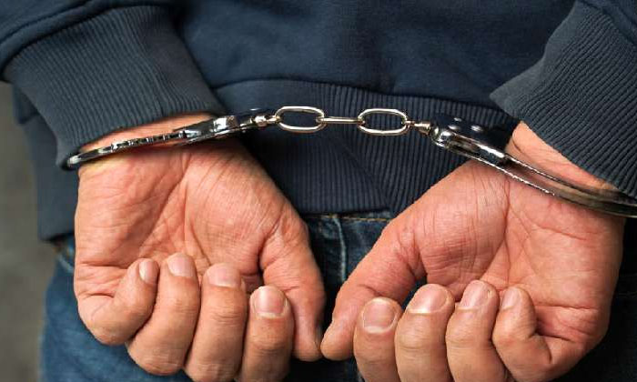  An Old Man Raped A Four-year-old Girl Crime News,west Bengal, Police , Ra-TeluguStop.com