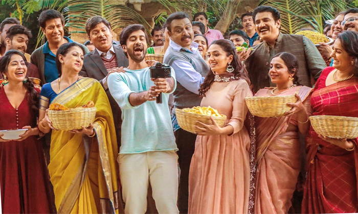 Telugu Sr Naresh, Annimanchi, Malli Pelli, Nandini Reddy, Naresh, Nareshpavitra,