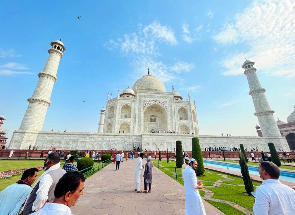  Agra Roads 'unsafe' For walking Tourists-TeluguStop.com