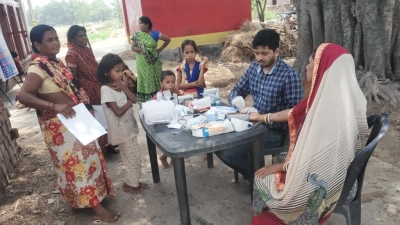  Aiims Patna Alumnus's Sunday Health Camps Provide Free Care To 10k Villagers-TeluguStop.com