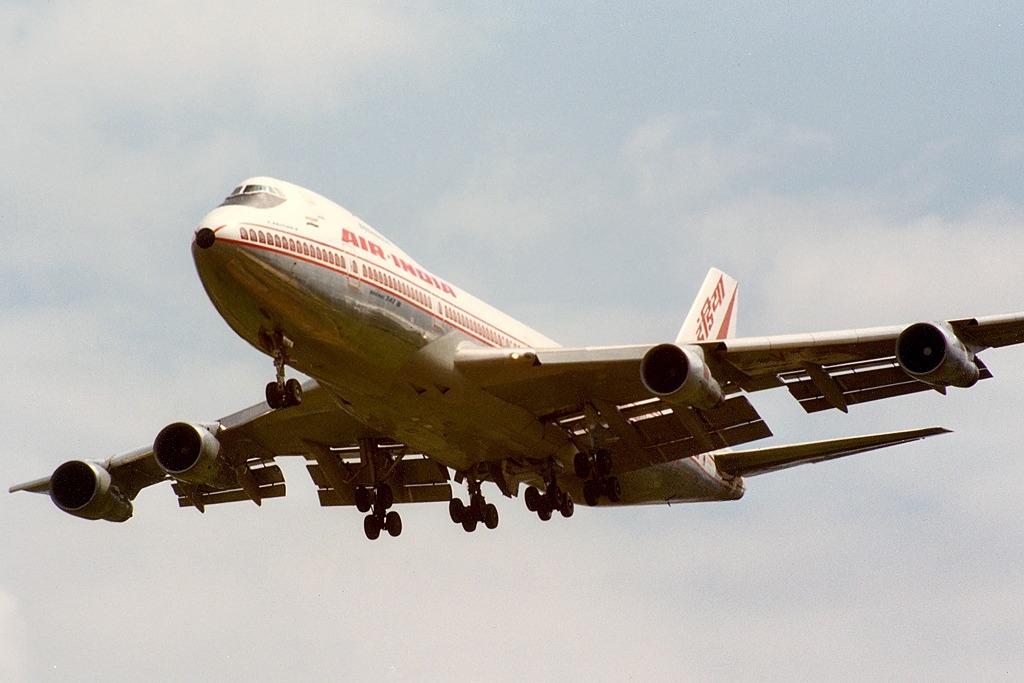  Air India Passenger Assaults Crew Member On Flight-TeluguStop.com