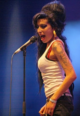  Amy Winehouse's Posthumous Book To Feature Her Never-before-seen Journals-TeluguStop.com